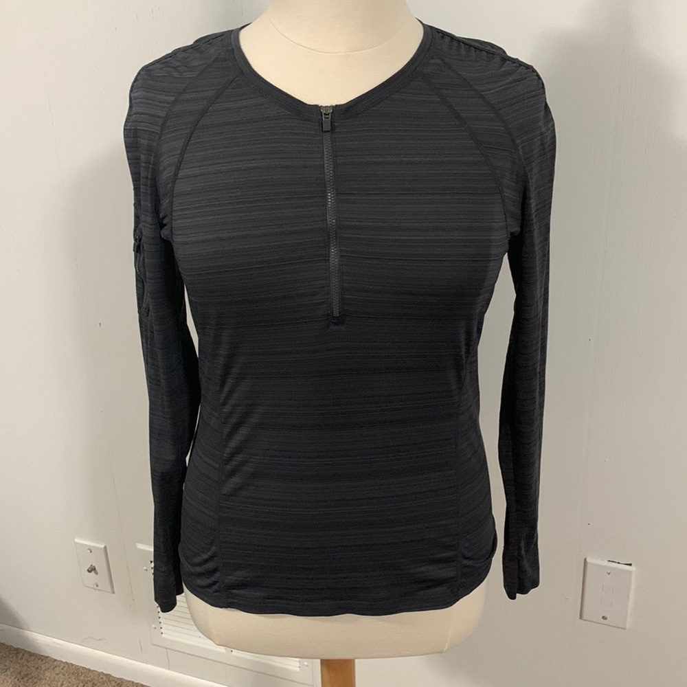 Athleta long sleeve stretch workout / athletic shirt, zipper on right sleeve